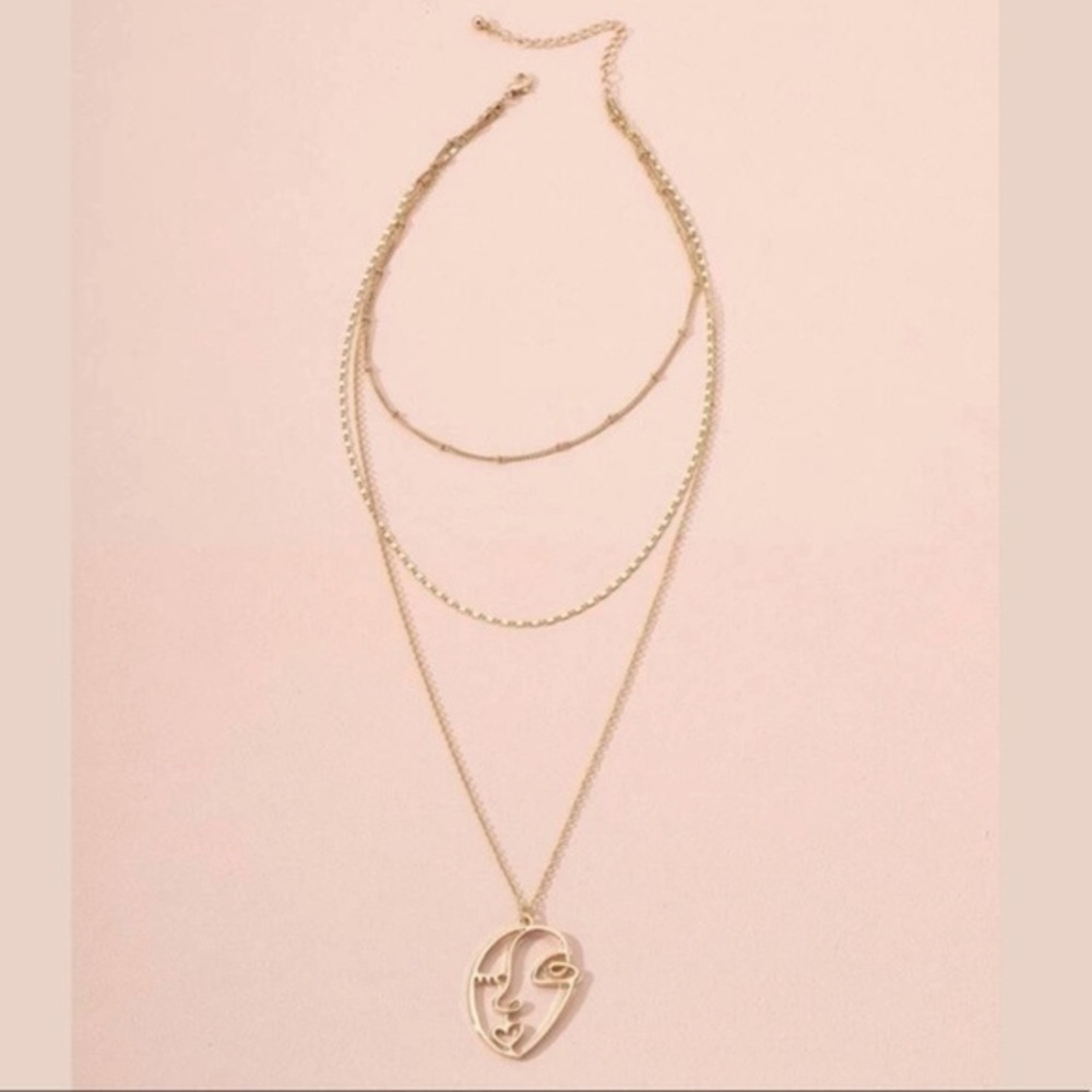 3/$30 💛 Abstract Face Layered Necklace